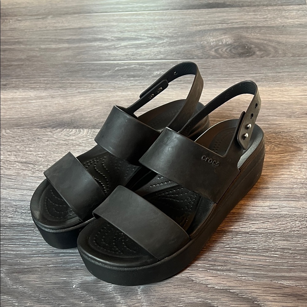 CROCS Brooklyn Low Wedge Sandals